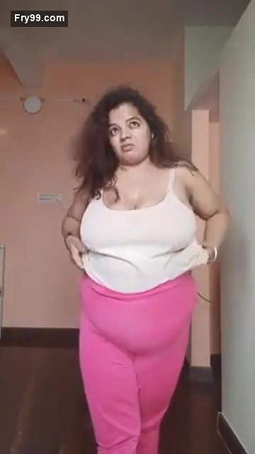 Big Booby chubby Bhabhi HUGE FEAGURE full hotness