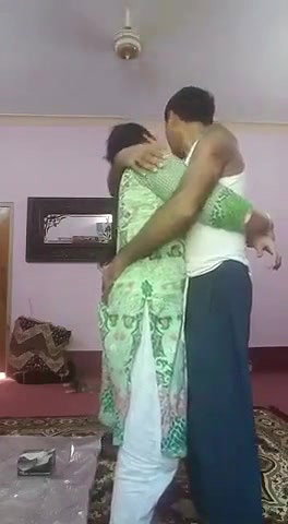 Biwi Ko Nangi Karke Chuchiyan