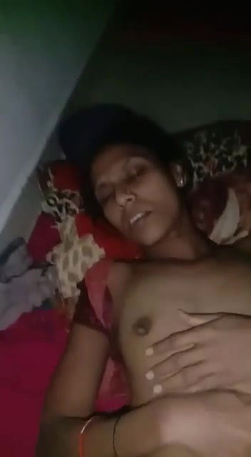 Village Bhabhi Ne Pehli