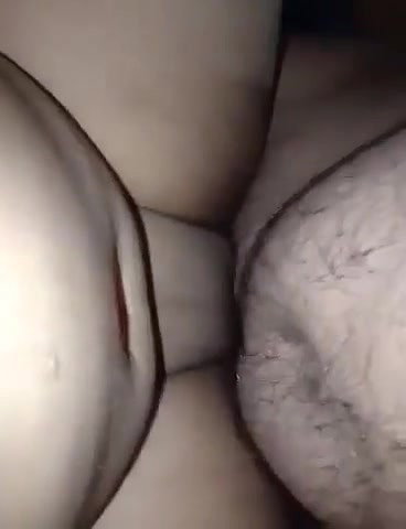 Gand Ke Niche Takiya Lagake Pati Ne Chut Maara