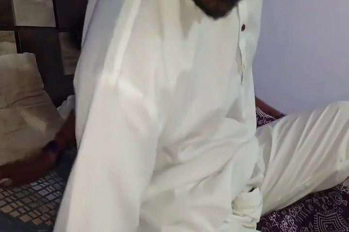 Pati Ne Bhabhi Ko Lund