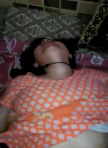 Laal Gulab Jaisi Chut Ko Choda Aur Maal Giraya