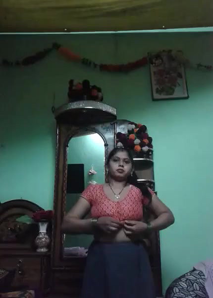 Mature Desi village housewife showing her fat shaved pussy