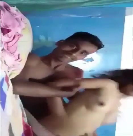 Girlfriend Ke Boobs Dabate Hu