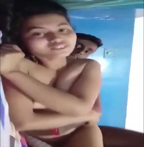 Girlfriend Ke Boobs Dabate Hu