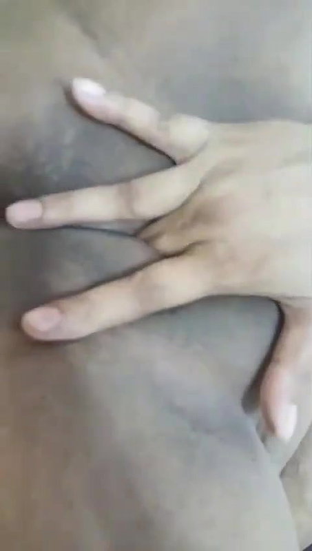 cute girlfriend black pussy fingering solo nude