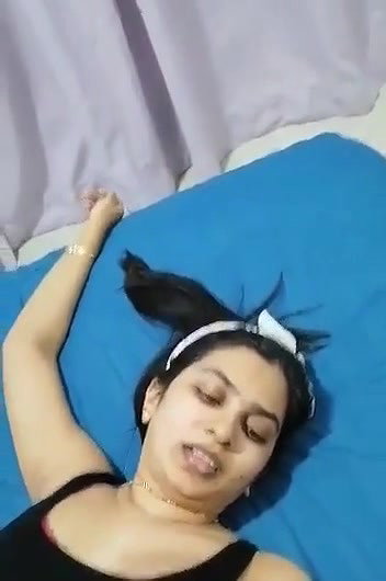 Desi hot Bhabhi enjoying lovers dick video MMS