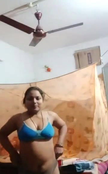 Big ass Dehati wife nude striptease show