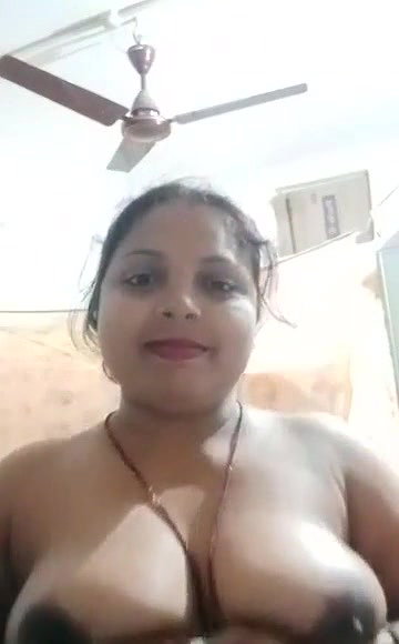 Big ass Dehati wife nude striptease show