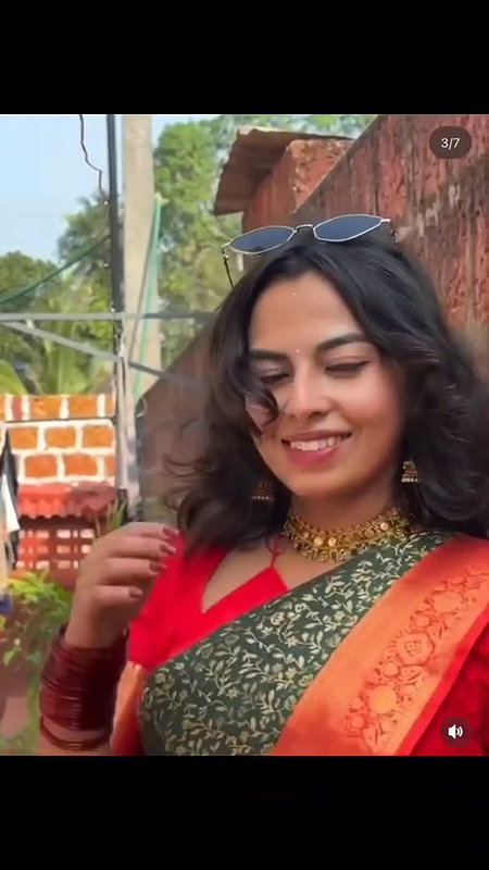 cute Indian lady showing boobs on viral video call