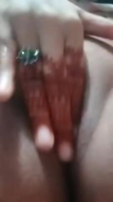 Beautiful desi girl show clean shave part 2