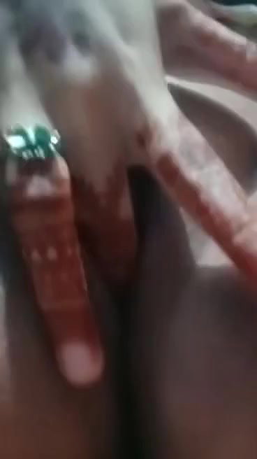 Beautiful desi girl show clean shave part 2