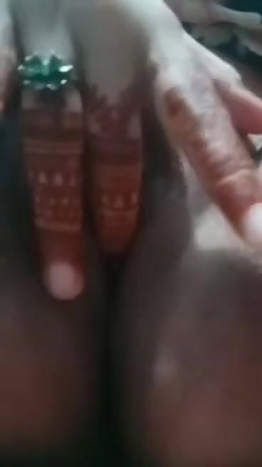 Beautiful desi girl show clean shave part 2