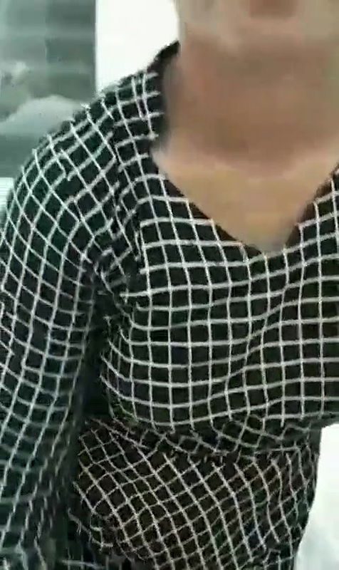 hot housewife fingering masturbation