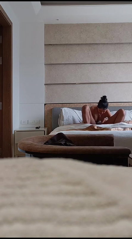 Indian big boobs escort girl fucking client in hotel