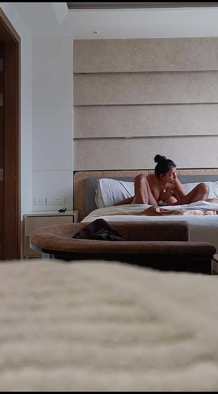 Indian big boobs escort girl fucking client in hotel