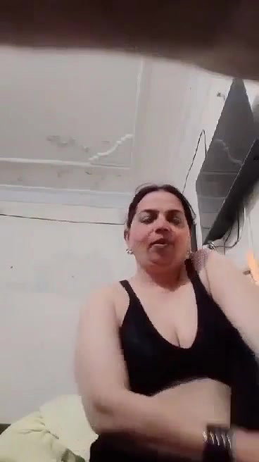 desi lady role play and naked fingering video