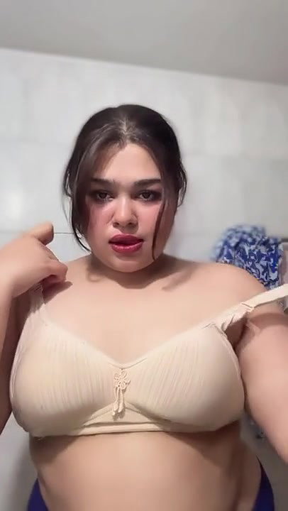 Bangladeshi chubby tanker lady showing nude curves