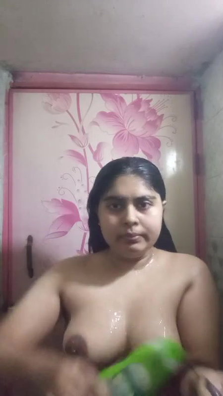 Bengali chubby sister nude bathing video for lover