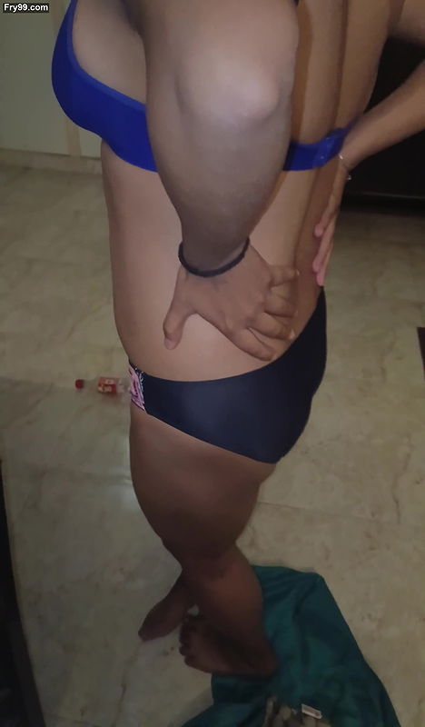 Hot wife ki chut ko mera lund chahiye .part 1