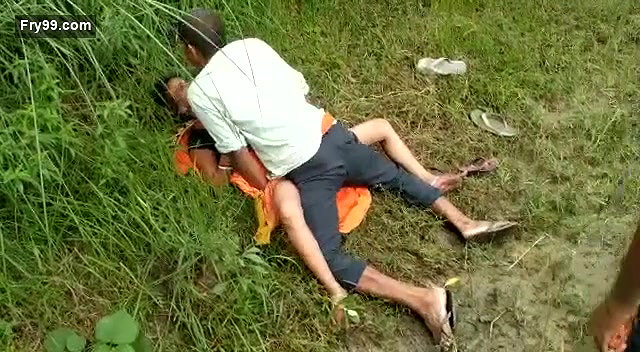 Desi Bihari Randi OutDoor Fucked