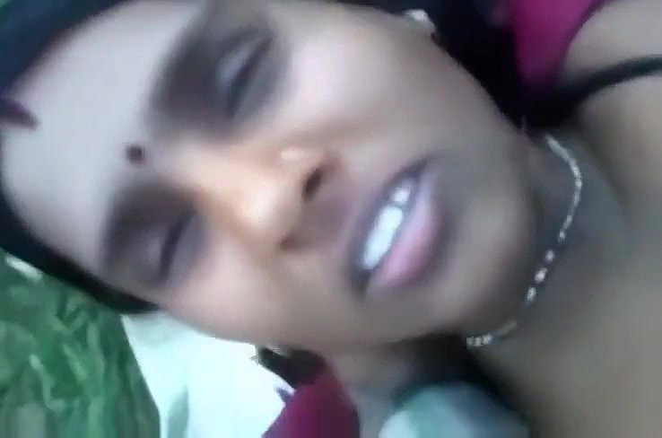 Outdoor fucking of desi bhabhi