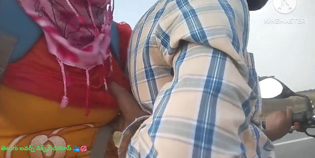 Hyderabad Telugu lovers fucking with voice in jungal on January-2023 republic day Special & bike riding romance