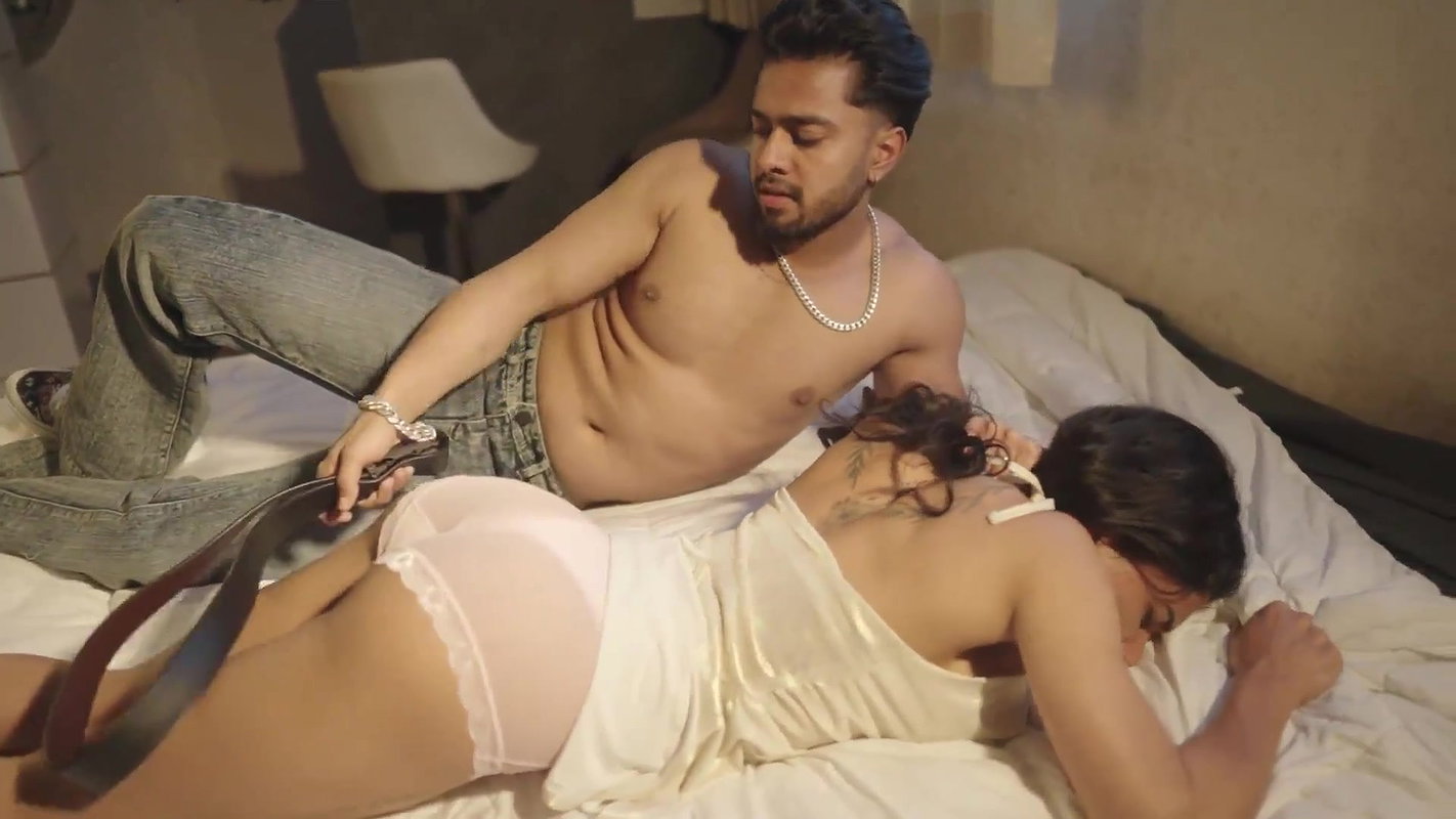 Resmi Nair Bold Sexy Belt Treatment