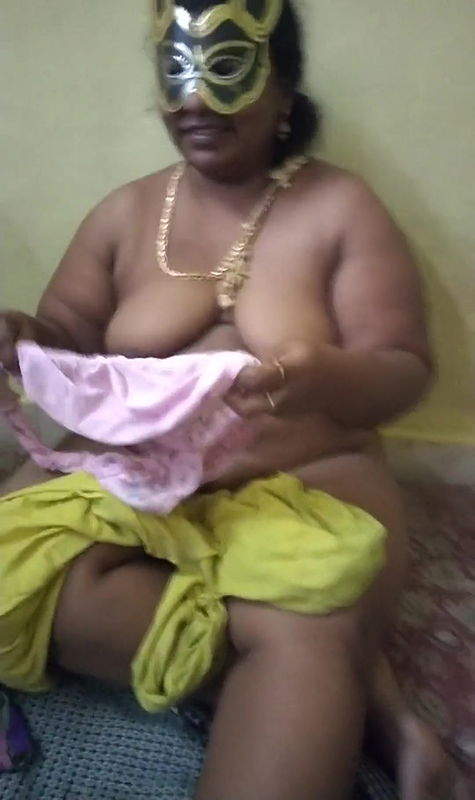 Indian Aunty Using Vegetables To Insert Into Her Pussy