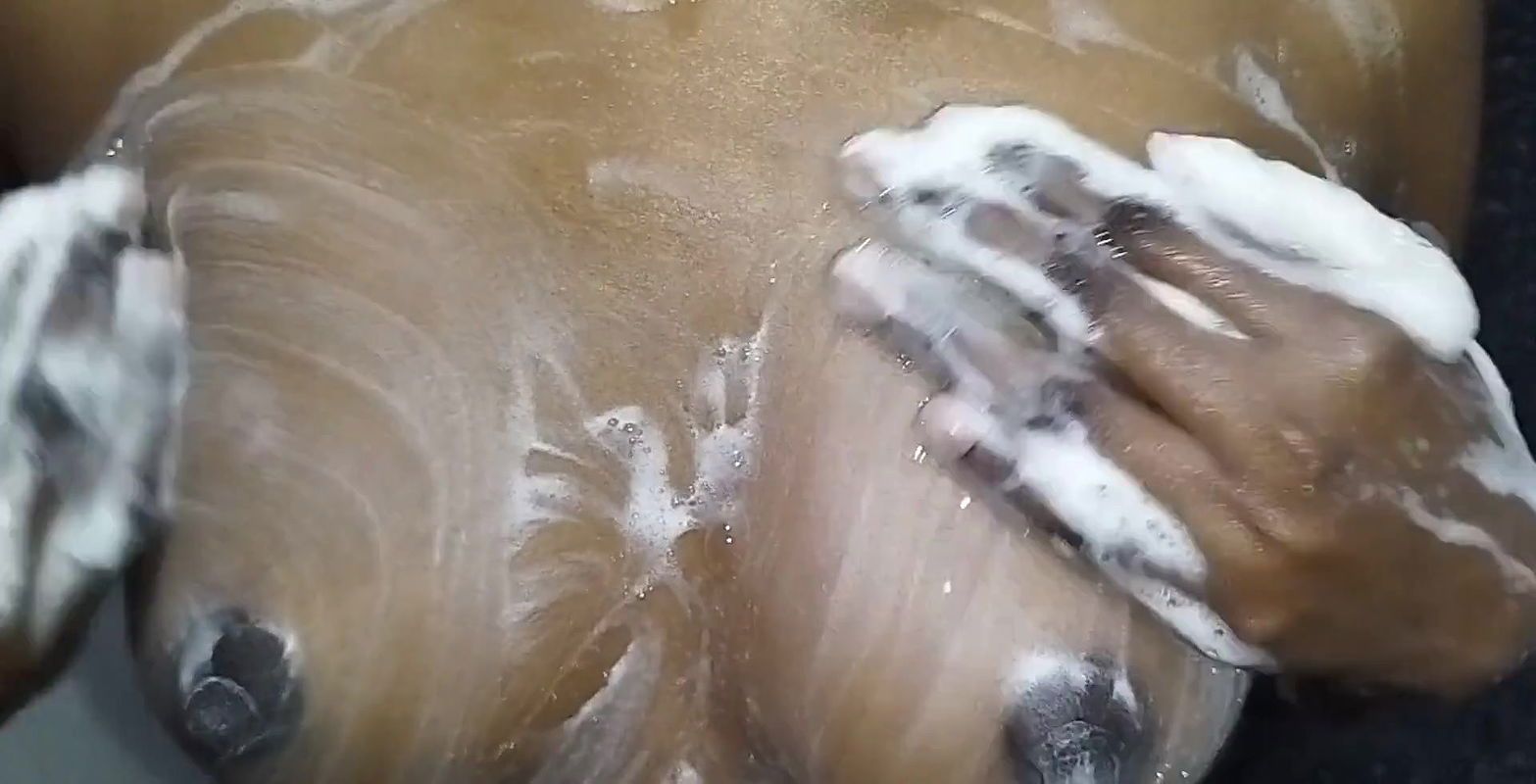 Indian bhabhi cheating on her husband in oyo hotel room with Hindi Audio Part 2