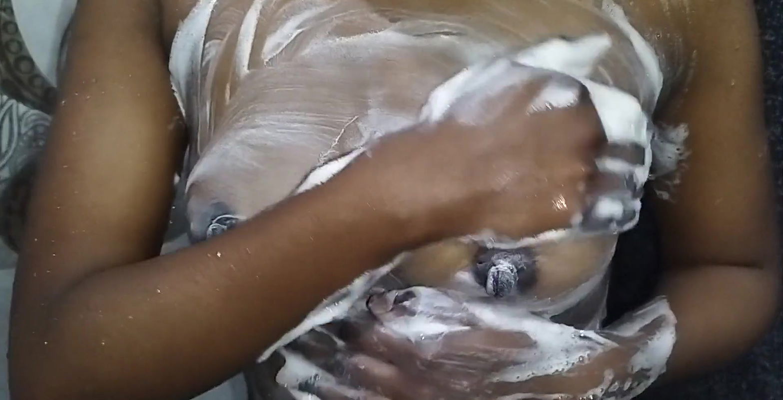 Indian bhabhi cheating on her husband in oyo hotel room with Hindi Audio Part 2