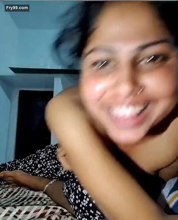 Desi Bhabhi﻿﻿ Showing Her Boobs