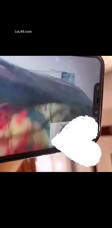 Chamet girl dancing and showing boobs on video call