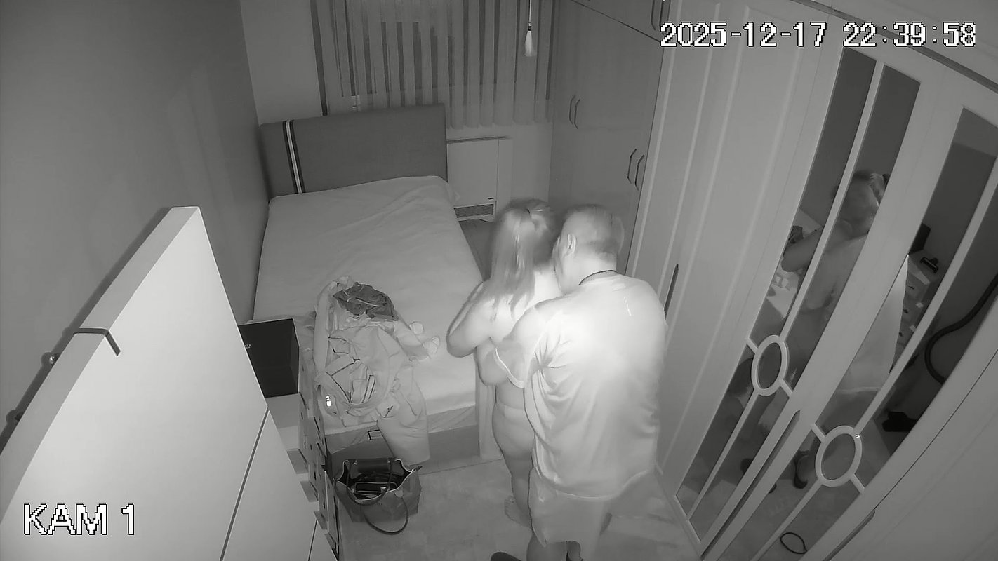 IPCAM Couple Changing  Romance