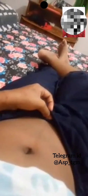 West Bengal Bhabhi On video call Exposed By Lover