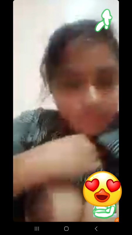 big melons girlfriend topless viral video call