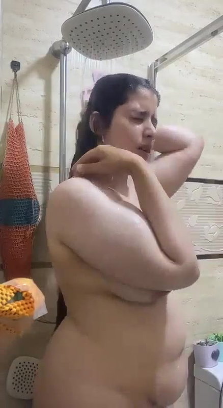 MILF shower nude bath viral video sharing with lover