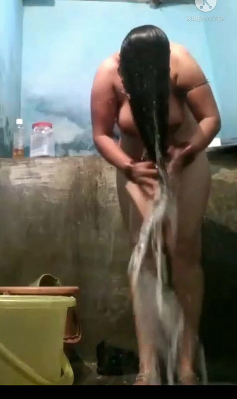 Indian neighbor’s sexy wife in the bath – hidden camera sex