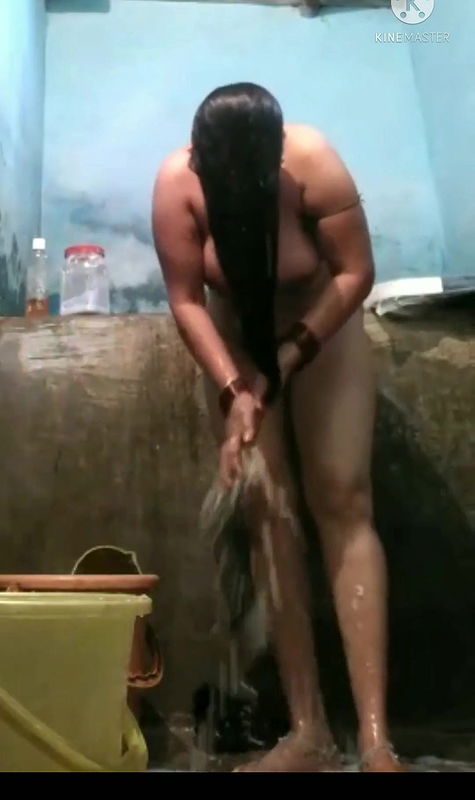 Indian neighbor’s sexy wife in the bath – hidden camera sex