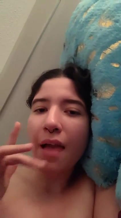 Girl Rubbing and mastrubating while on video call 2