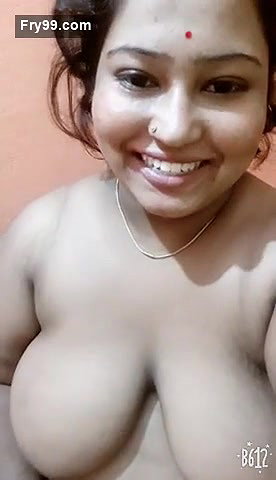 Bengali Sexy Boudi Showing Boobs And Pussy