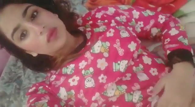 chut mein pen ghusayi