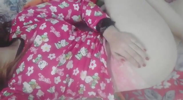 chut mein pen ghusayi