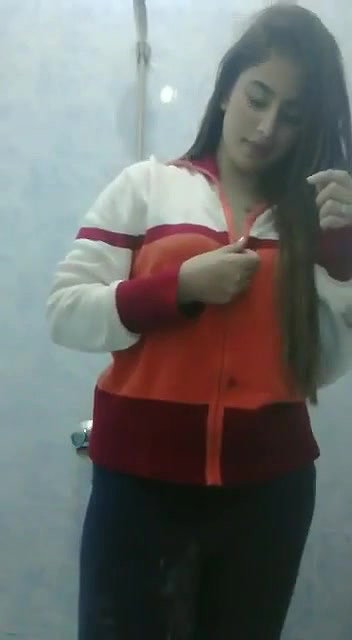 top kholke chuche dikhayi