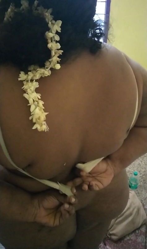 Indian Tamil Aunty Sex Talk And Wearing Dress