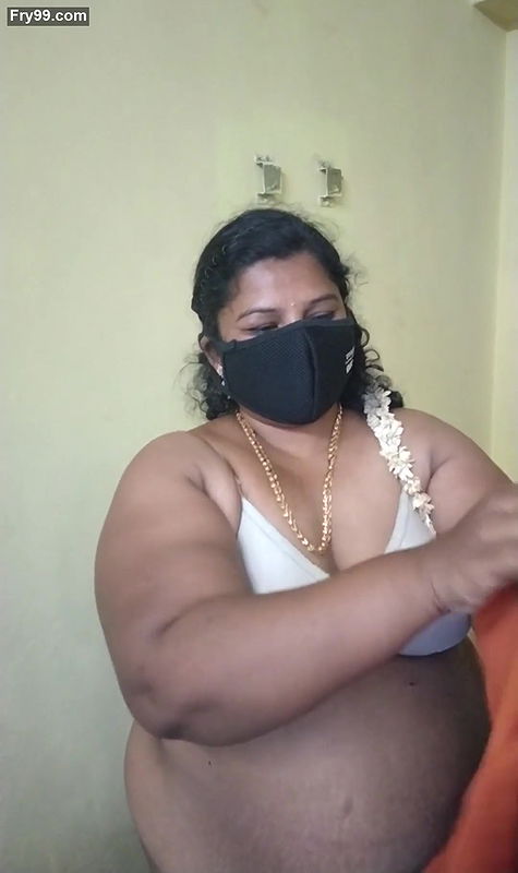 Indian Tamil Aunty Sex Talk And Wearing Dress