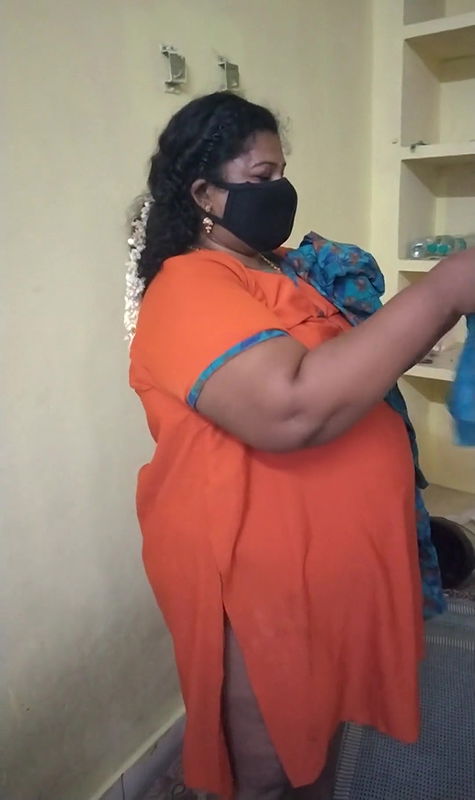 Indian Tamil Aunty Sex Talk And Wearing Dress