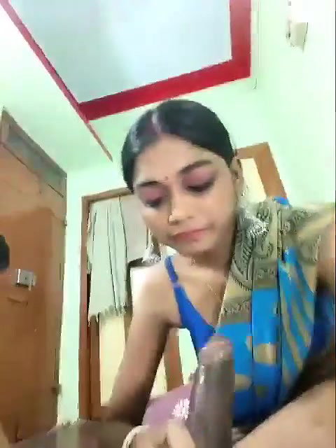 Hot saree aunty blow job extremely