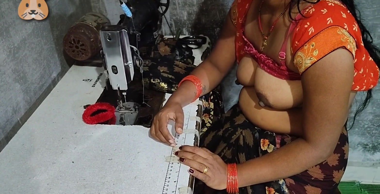 Indian- Bhabhi silayi kr rahi bhabhi ko hard anal sex