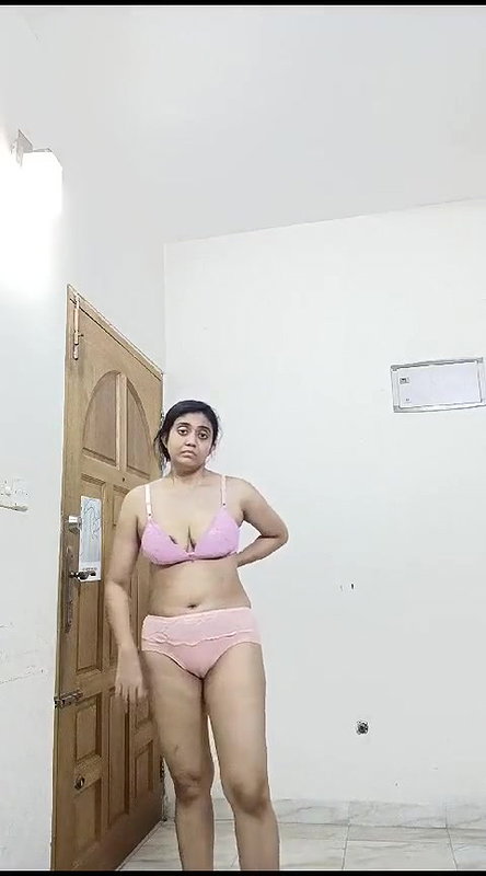 Bengali Fingering Masturbating
